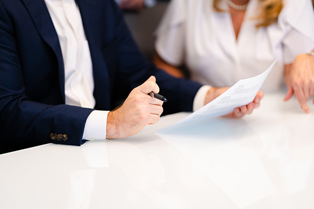 Mutuarias versus Bancos Comerciales